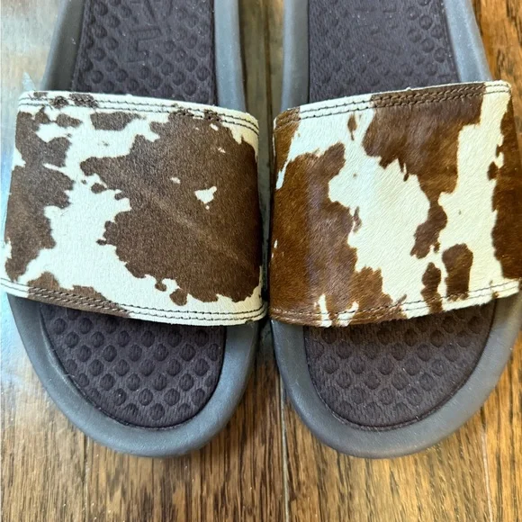 APL Brown Cow hair Slide Sandals. Size 6. Brand New w/out box - Picture 3 of 4